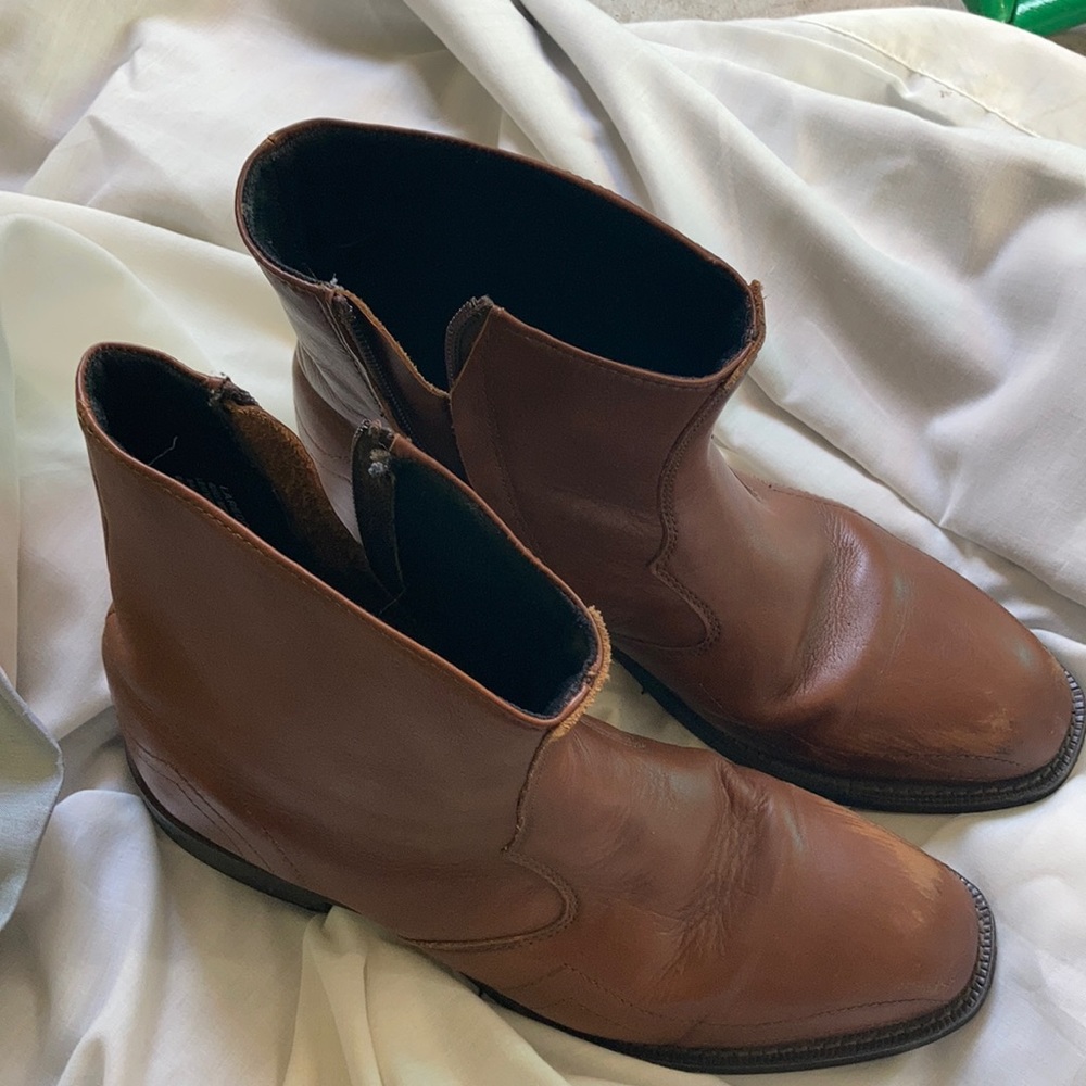 Men’s Laredo size 7 boots. Leather.